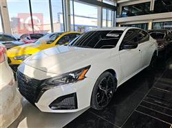 نيسان ألتيما